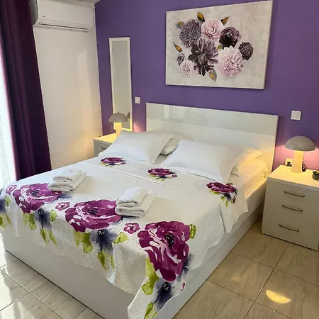 Sea Life With Balcony And Sea View Lejlighed Makarska